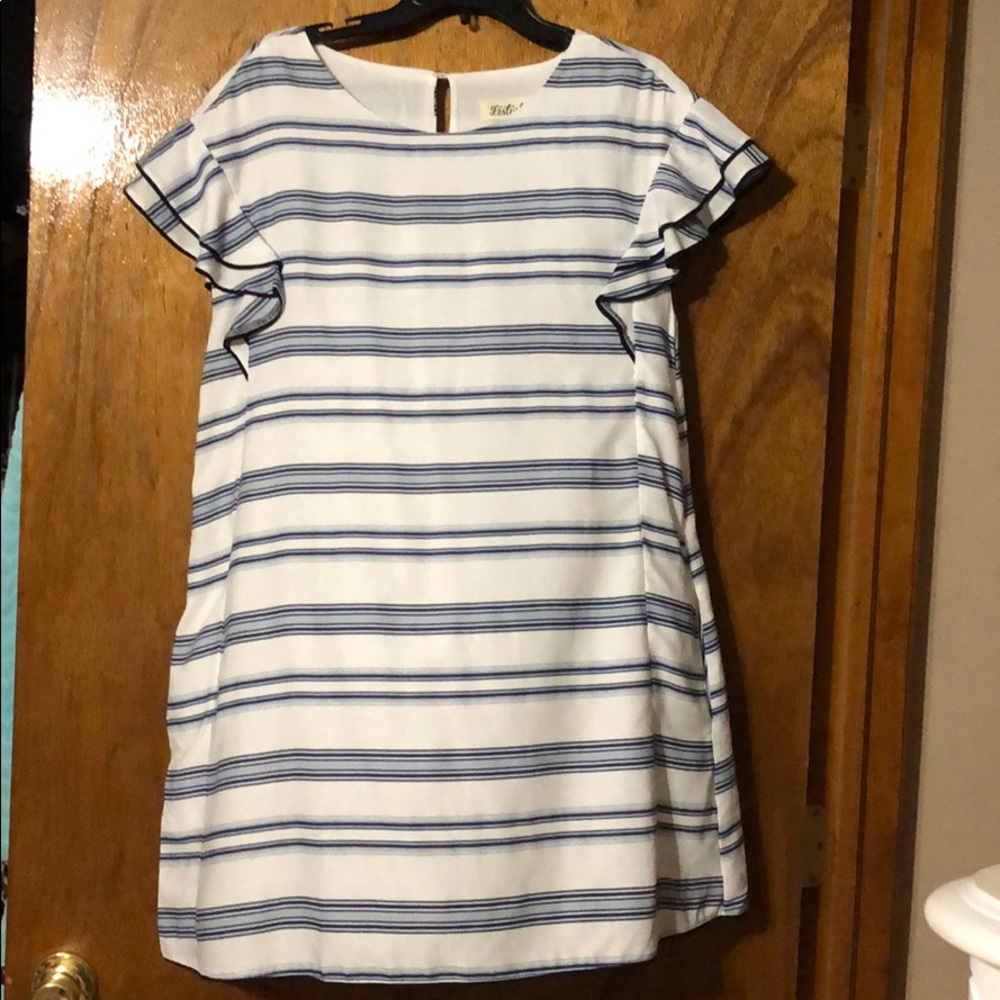 💙 Striped Boutique Dress w/ pockets 💙